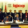 VCA ký MoU với LegaCoop. (Ảnh: Minh Đức/Vietnam+)