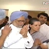 Thủ tướng Manmohan Singh thăm các bệnh nhân sau vụ tấn công. (Nguồn: ndtv.com)