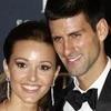 Djokovic hạnh phúc bên Jelena Ristic. (Nguồn: AP)