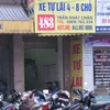 Nhiều cửa hàng cho thuê xe vẫn găm xe để cho thuê những ngày sát Tết. (Ảnh: Hồng Kiều/Vietnam+) 