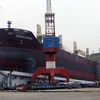 Tàu Ocean Queen chở hàng rời 53.000 tấn trên triền đà trước lễ hạ thủy, sáng 21/1. (Ảnh: Văn Đức/TTXVN)