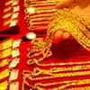 Sản phẩm vàng tại một cửa hàng ở Trung Quốc. (Ảnh: THX/TTXVN)