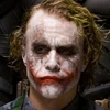 Sát thủ James Holmes trong bộ quần áo dành cho Joker (nhân vật phản diện trong phim Batman). (Nguồn: Daily Mail)