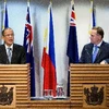 Thủ tướng New Zealand John Key (phải) có cuộc gặp với Tổng thống Philipin Benigno Aquino (trái). (Ảnh: AFP/TTXVN)