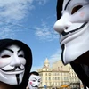 Những chiếc mặt nạ biểu tượng của nhóm tin tặc Anonymous. (Nguồn: AFP)