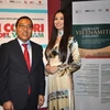 Đại sứ VN ở Italy và người mẫu Khánh My tại sự kiện "Những ngày Việt Nam" tại Milan. (Ảnh: Phạm Thành-Minh Đức-Anh Ngọc/Vietnam+)