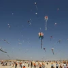 Hàng nghìn cánh diều bay lượn trên bãi biển ở Beit Lahiya. (Ảnh: THX/TTXVN)