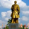 Tượng đài Hưng Đạo Đại vương Trần Quốc Tuấn ở thành phố Nam Định. (Ảnh: photostock.vn)