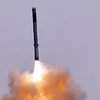 Hồi tháng 3, Ấn Độ cũng đã phóng thử thành công loại tên lửa đất đối đất BrahMos. (Ảnh: AFP/TTXVN)