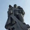 Bức tượng nổi bật trong quần thể Đài tưởng niệm tại công viên Treptower ở Berlin. (Nguồn: Internet)