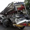 Chiếc xe khách bị nạn. (Nguồn: Reuters)