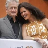 Nam tài tử Michael Douglas và vợ Catherine Zeta-Jones . (Nguồn: AP)