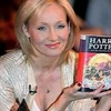 J.K. Rowling sẽ tiếp tục xây dựng một dự án mới xoay quanh tác phẩm Harry Potter nổi tiếng của mình. (Nguồn: Internet)