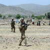 Binh sĩ Mỹ tuần tra tại ngôi làng ở tỉnh Khost, Afghanistan ngày 19/6. (Nguồn: AFP/TTXVN)