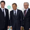 Chủ tịch Hội đồng châu Âu Herman Van Rompuy, Thủ tướng Ba Lan Donald Tusk và Phó Thủ tướng Anh Nick Clegg tham dự hội nghị tại Warsaw ngày 29/9. (Nguồn: AFP/TTXVN)