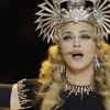Madonna biểu diễn tại sân vận động Superbowl ngày 5/2. (Nguồn: Internet)