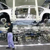 Sản xuất xe ôtô Lexus tại nhà máy của hãng Toyota ở thành phố Miyata, quận Fukuoka. (Nguồn: AFP/TTXVN)