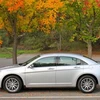 2011 Chrysler 200. (Nguồn: worldcarcollections.com)