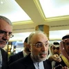Ngoại trưởng Iran Ali Akbar Salehi (giữa) tới Jeddah tham dự hội nghị bộ trưởng IOC ngày 13/8. (Nguồn: AFP/TTXVN)