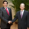 Thủ tướng Pakistan Raja Pervez Ashraf gặp gỡ Thủ tướng Ôn Gia Bảo tại Thiên Tân ngày 11/9. (Nguồn: Xinhua) 