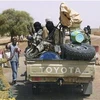 Nhóm hồi giáo Ansar Dine dừng lại ở bên đường gần Gao ở Đông Bắc Mali ngày 18/6. (Nguồn: Reuters)
