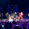Psy và Madonna cùng nhảy ngựa. (Nguồn: Twitter)