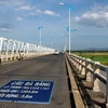 Cầu Đà Rằng nằm trên tuyến quốc lộ 1A. (Nguồn: panoramio.com)