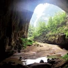Hành trình trekking thú vị đến hang Én ở Phong Nha