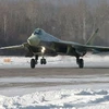 Máy bay Sukhoi thế hệ thứ 5 "PAK FA" trong chuyến bay thử nghiệm đầu tiên hồi năm 2009. (Nguồn: AFP/TTXVN)