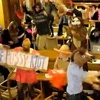 Hình ảnh các sinh viên nhảy Harlem Shake trong đoạn video. (Nguồn: thesun.co.uk)