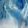 Một khối băng từ sông băng San Rafael thuộc Dải Băng Northern Patagonian tại Chile bị vỡ năm 2007. (Nguồn: AFP/TTXVN) 