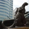 Tượng Gozilla được đặt trên đường phố Nhật Bản. (Nguồn: happynippon.com)