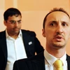 Đại kiện tướng Vishvanatan Anand của Ấn Độ (trái) và đại kiện tướng Veselin Topalov của Bulgaria. (Nguồn: Getty Images)