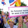 Những người biểu tình ủng hộ chính phủ ở Bangkok. (Nguồn: AFP/TTXVN)