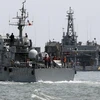 Tàu chiến Hàn Quốc trên vùng biển đảo Yeonpyeong. (Nguồn: Reuters)