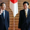 Thủ tướng Trung quốc Ôn Gia Bảo và Thủ tướng Nhật Bản Yukio Hatoyama tại cuộc gặp ở Tokyo ngày 31/5. (Nguồn: AFP/TTXVN)