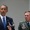 Tổng thống Mỹ Barack Obama và Tướng David Petraeus. (Nguồn: AFP/TTXVN)