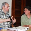 Lãnh tụ Fidel Castro và Ngoại trưởng Cuba Bruno Rodriguez tại buổi gặp gỡ. (Nguồn: Reuters)