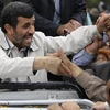 Tổng thống Iran Mahmoud Ahmadinejad xuất hiện trước công chúng ngày 4/8. (Nguồn: dailymail.co.uk)