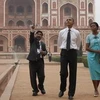 Tổng thống Obama và phu nhân thăm lăng mộ hoàng đế Humayun tại New Delhi ngày 7/11. (Nguồn: Internet)