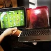 Chiếc IdeaPad U1 kết hợp cả vỏ laptop với máy tính bảng LePad. (Nguồn: AFP/Vietnam+) 