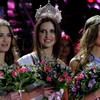 Hoa hậu Nga 2011 Natalia Kantemurova (giữa) cùng hai Á hậu. (Nguồn: Ria Novosti)