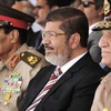 Ông Hussein Tantawi (trái), Tổng thống Ai Cập Mohamed Morsi (giữa) và Tướng Sami Anan. (Nguồn: AP)