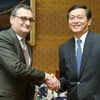 Thứ trưởng Ngoại giao Nhật Bản Akitaka Saiki và người đồng cấp Nga Igor Morgulov. (Nguồn: newsday.com)