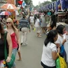 Du khách đến thăm quan mua sắm tại Jakarta. (Nguồn: doaaraku.com)