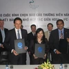 Lễ ký kết bản ghi nhớ hợp tác giữa HOSE-IFC-ACCA. (Ảnh: Hà Huy Hiệp/Vietnam+)