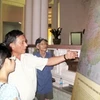 Một tấm bản đồ khẳng định chủ quyền của Việt Nam đối với hai quần đảo Trường Sa và Hoàng Sa. (Ảnh: TH/Vietnam+)
