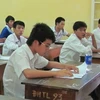 Thí sinh dự thi tại điểm thi Đại học Thủy lợi. (Ảnh: Phạm Mai/Vietnam+).