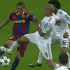 Pha phạm lỗi của Pepe với Alves dẫn đến chiếc thẻ đỏ (Nguồn: TeleMadrid)