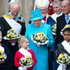 Nữ hoàng Anh Elizabeth II (giữa) và Hoàng thân Phillip (phải (Nguồn: Getty)